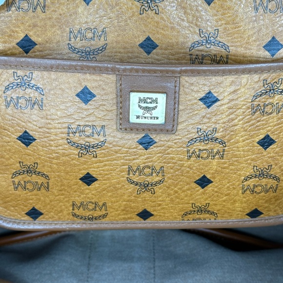 (MT45) MCM Brown and Orange Logo Tote - Picture 11 of 14